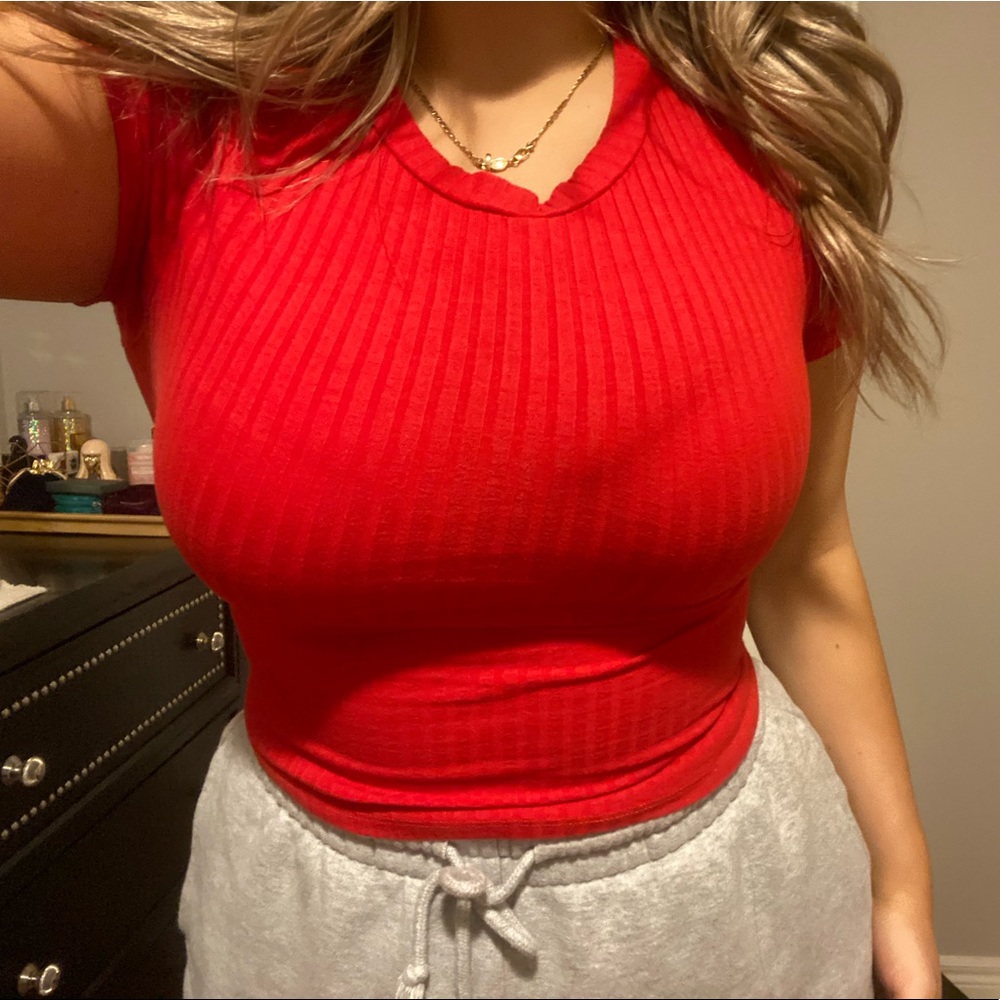 Red tshirt with tie back